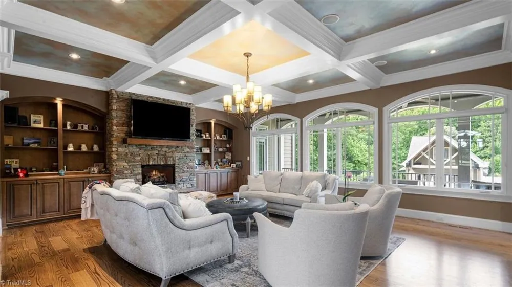 636 Lee Road Thomasville, NC 27360
