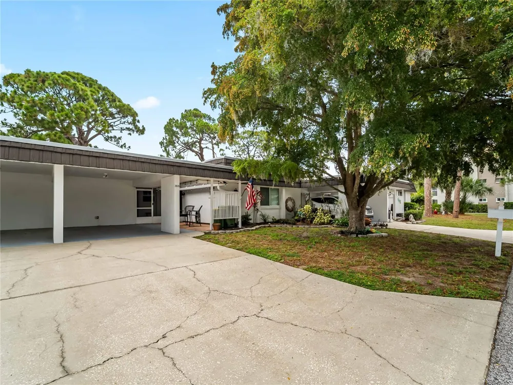 3935 PANOLA LANE #183 Sarasota, FL 34232