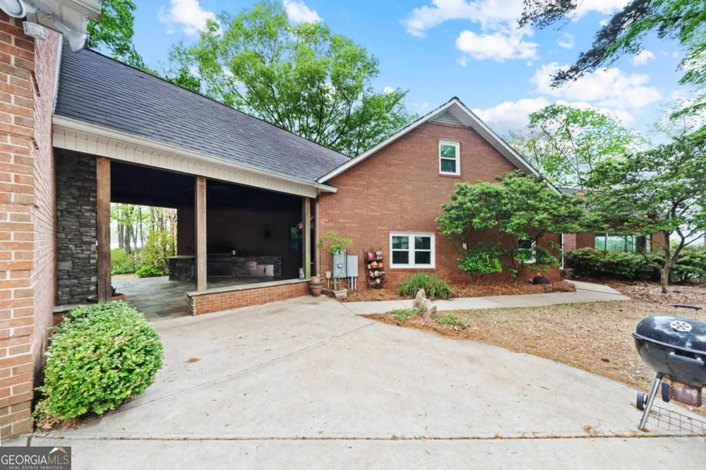 390 NW David Williams RD Sparta, GA 31087