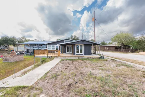 102 White Point Trail