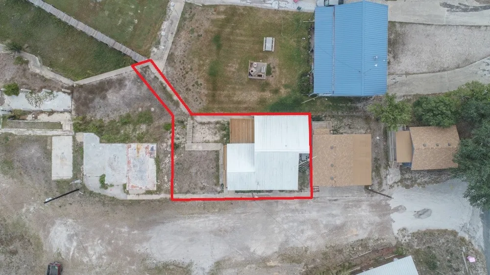 102 White Point Trail Sandia, TX 78383