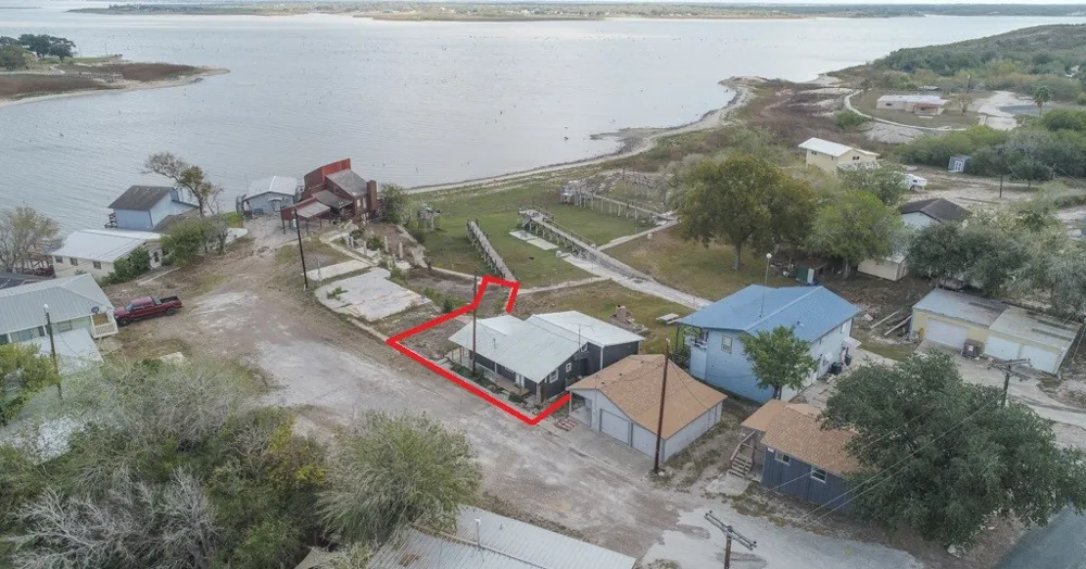 102 White Point Trail Sandia, TX 78383