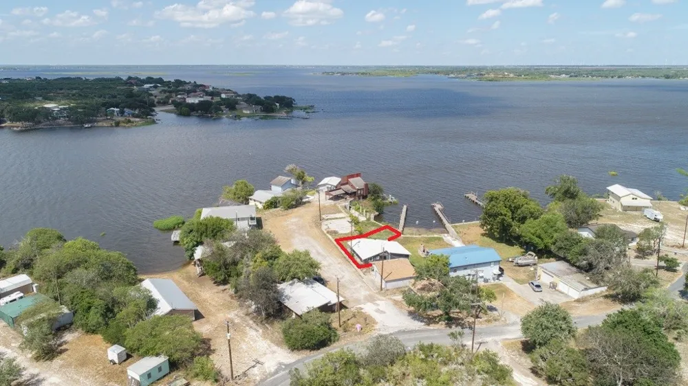 102 White Point Trail Sandia, TX 78383