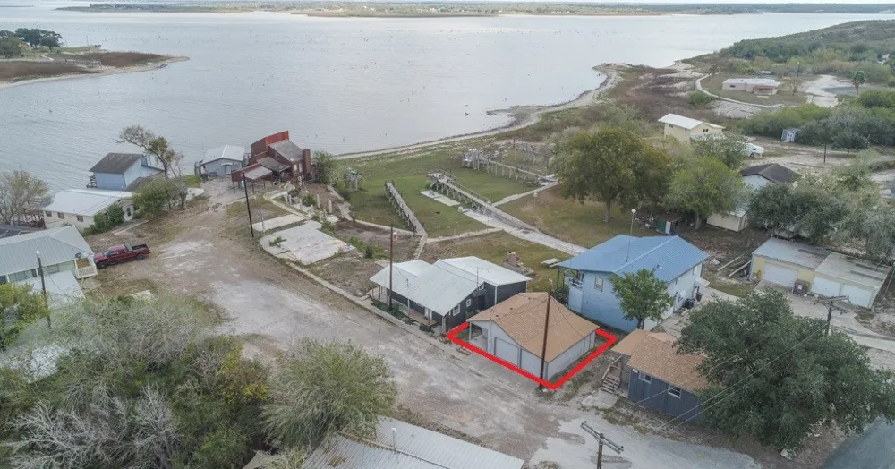 101 White Point Trail Sandia, TX 78383