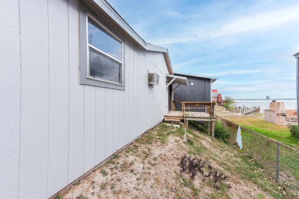 101 White Point Trail Sandia, TX 78383
