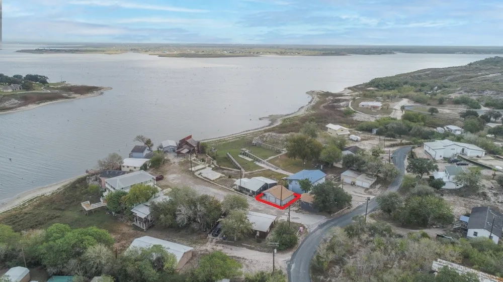 101 White Point Trail Sandia, TX 78383
