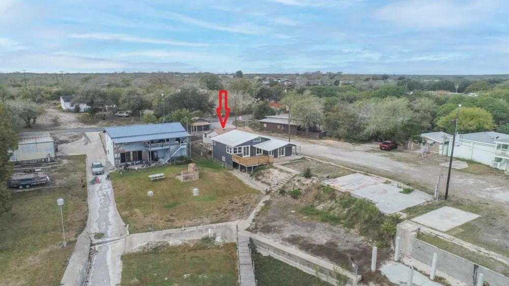 101 White Point Trail Sandia, TX 78383