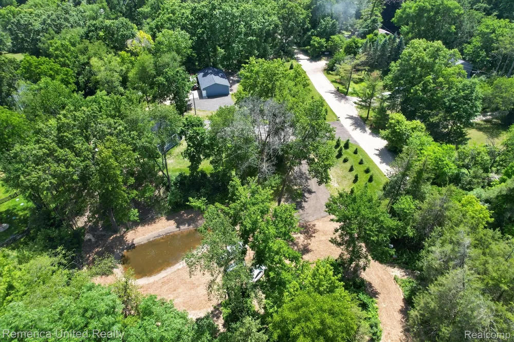 11521 Westshore Drive Putnam Township, MI 48169