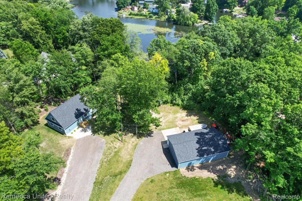 11521 Westshore Drive Putnam Township, MI 48169