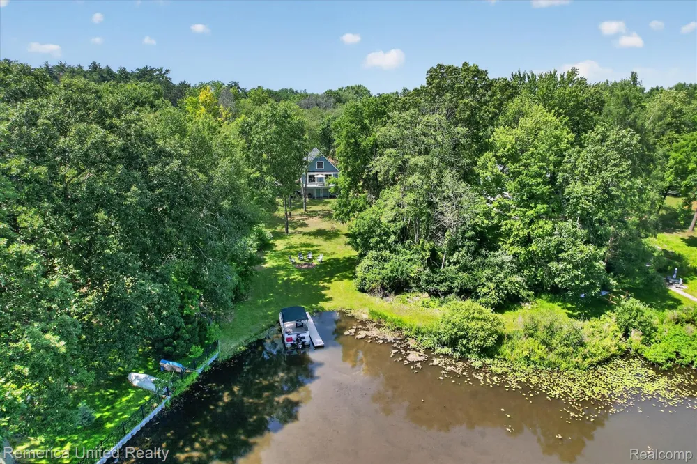11521 Westshore Drive Putnam Township, MI 48169