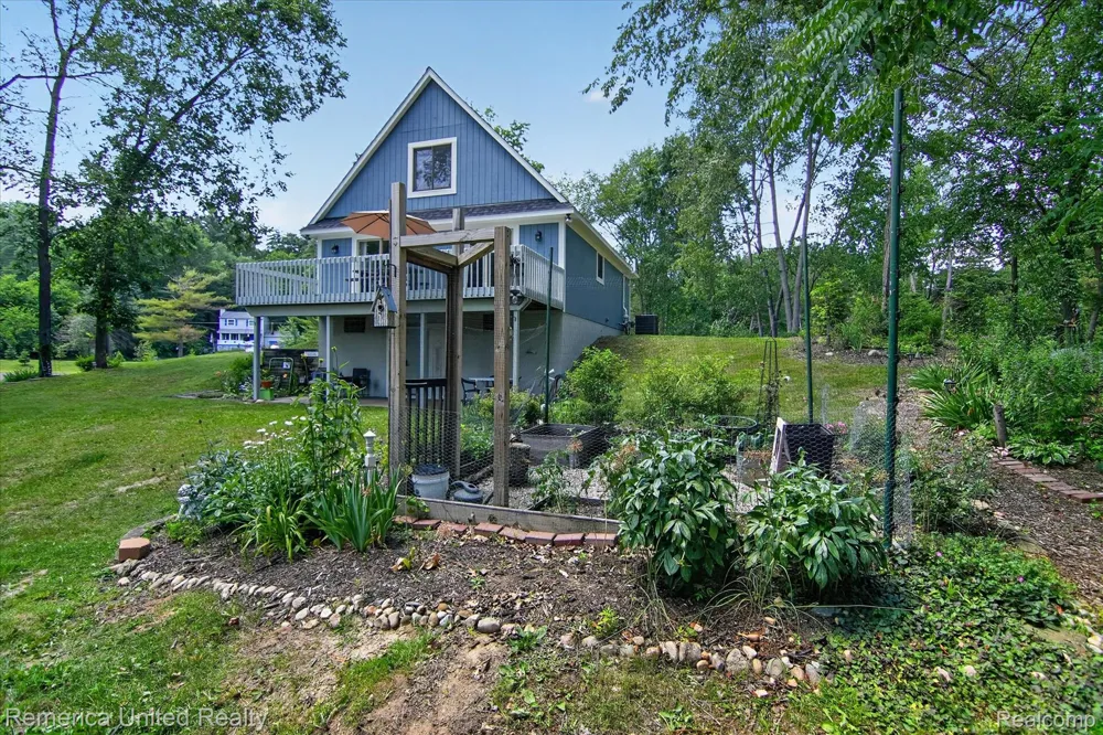 11521 Westshore Drive Putnam Township, MI 48169