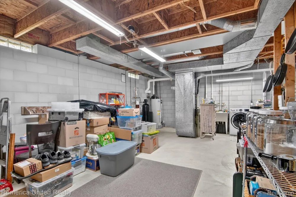 11521 Westshore Drive Putnam Township, MI 48169