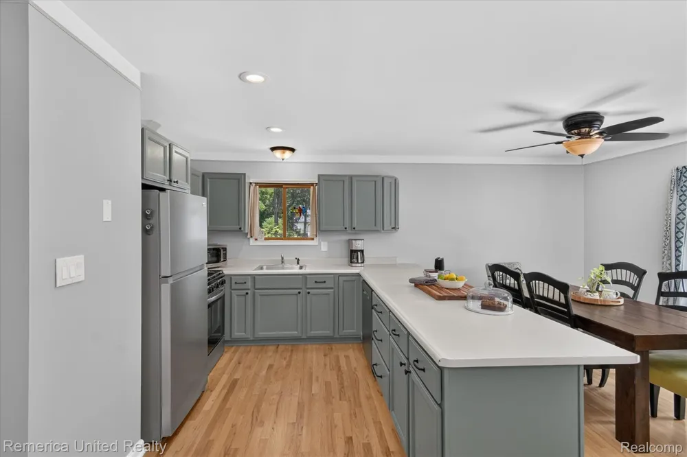 11521 Westshore Drive Putnam Township, MI 48169