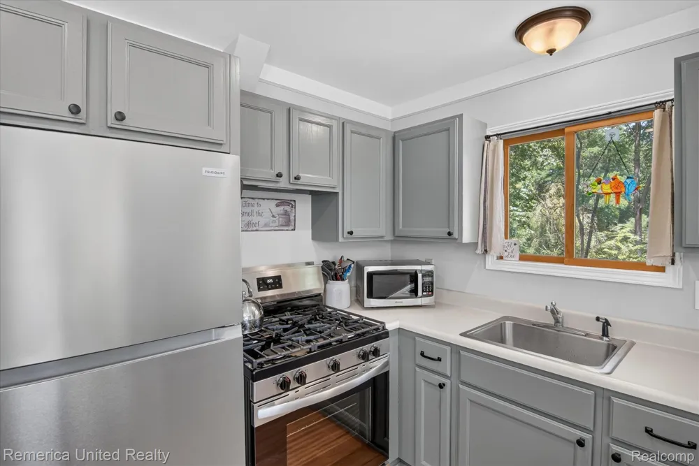 11521 Westshore Drive Putnam Township, MI 48169