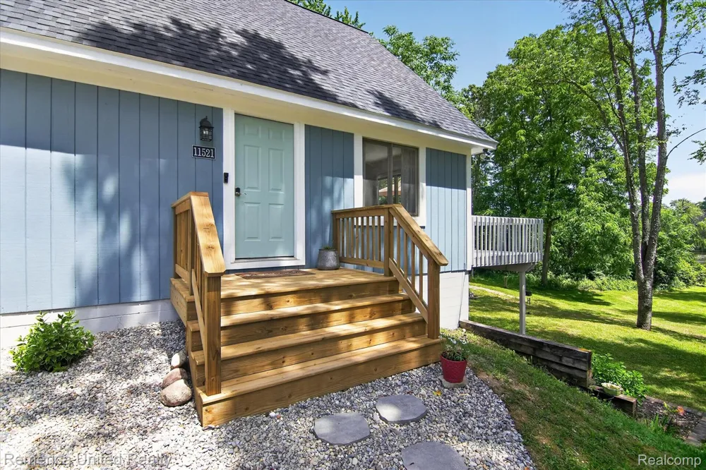 11521 Westshore Drive Putnam Township, MI 48169