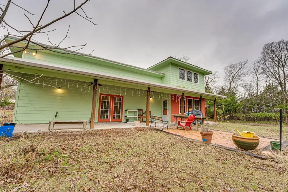 1002 S Main Street Farmersville, TX 75442