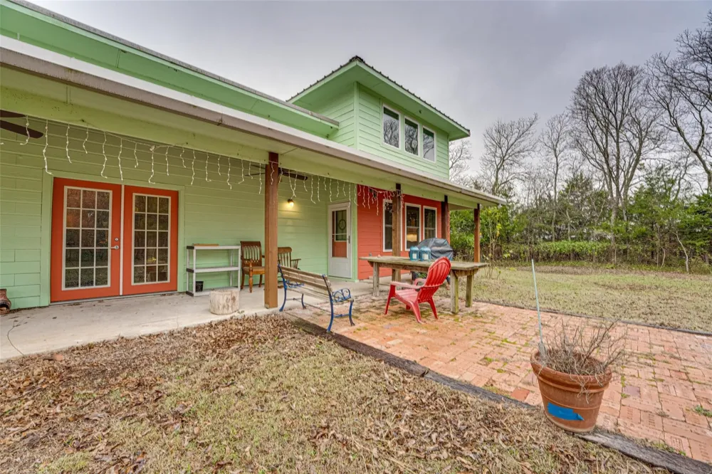 1002 S Main Street Farmersville, TX 75442
