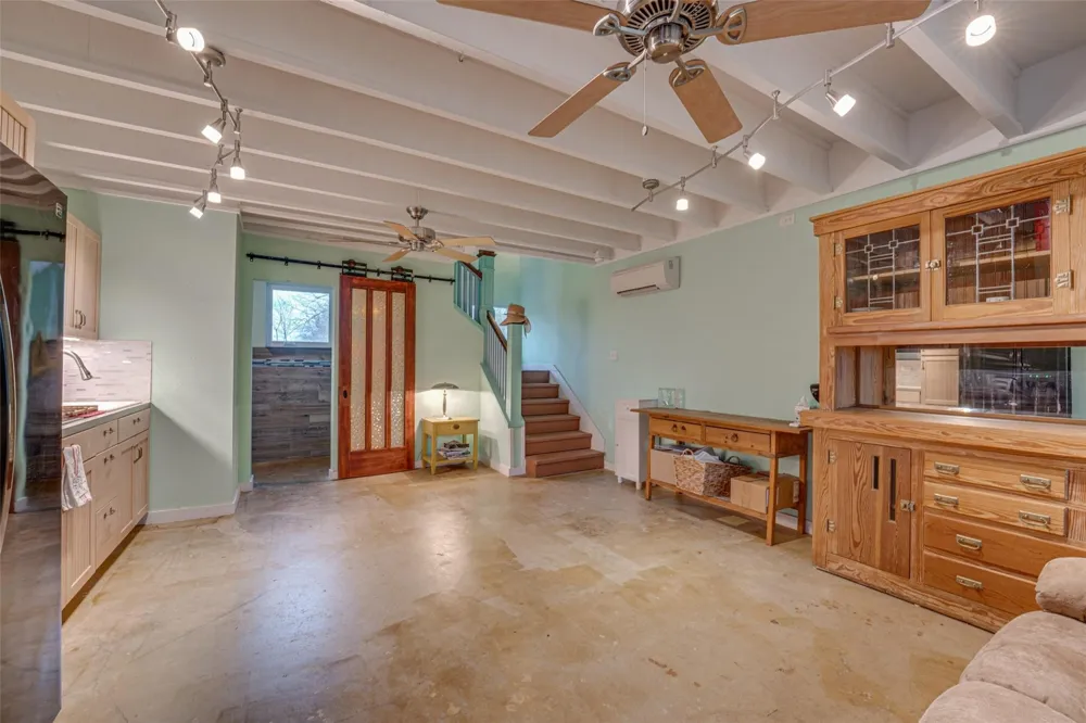 1002 S Main Street Farmersville, TX 75442