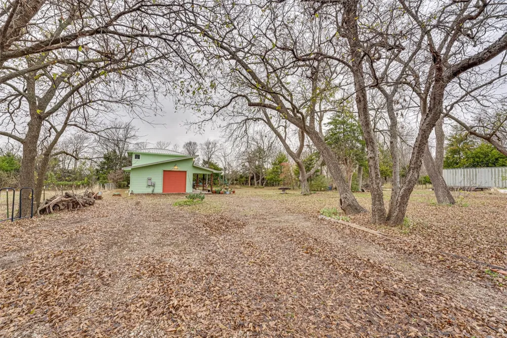 1002 S Main Street Farmersville, TX 75442
