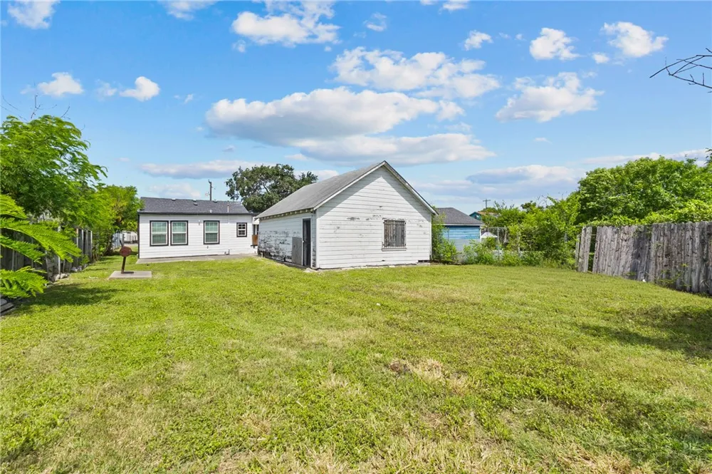 1222 18th Street Corpus Christi, TX 78405