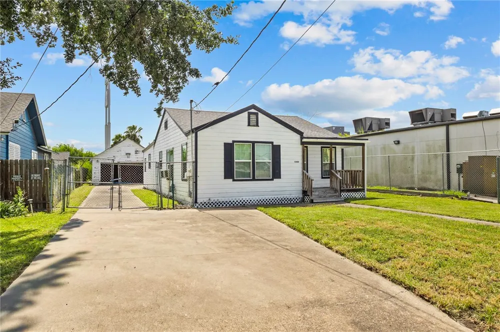 1222 18th Street Corpus Christi, TX 78405