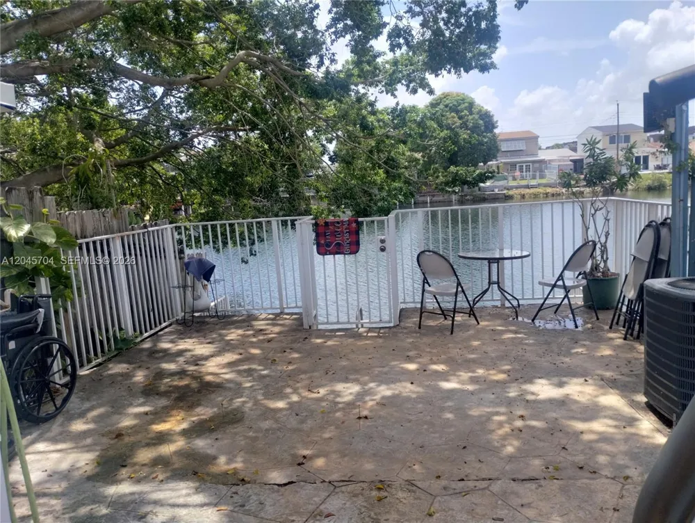7005 W 15th Ave Hialeah, FL 33014