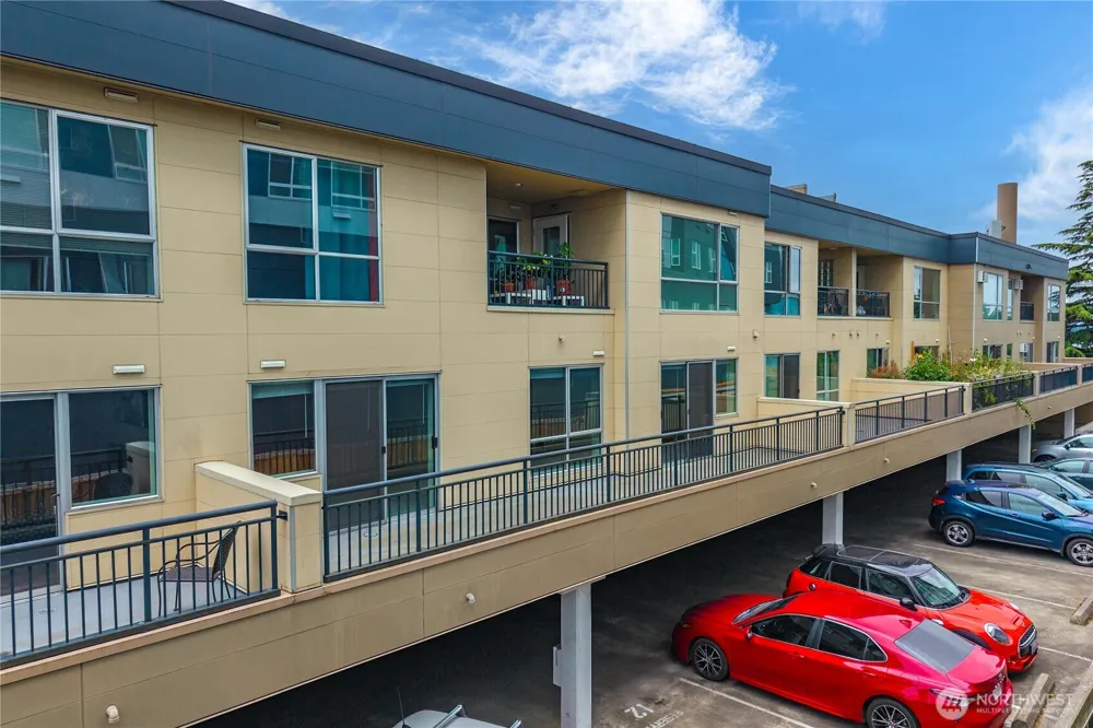 321 10th Avenue S #610 Seattle, WA 98104