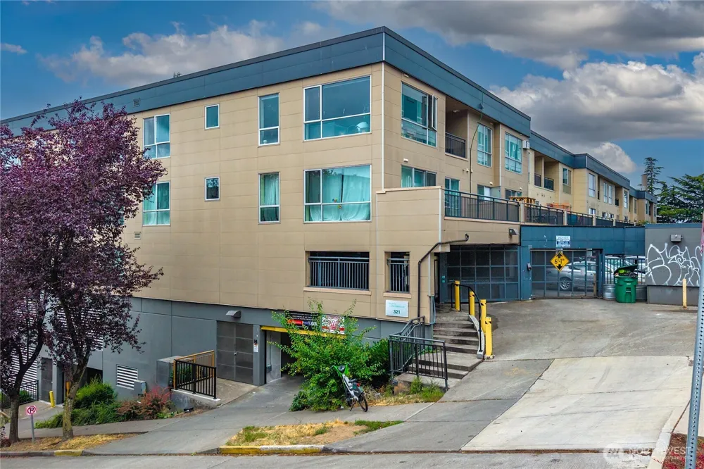 321 10th Avenue S #610 Seattle, WA 98104