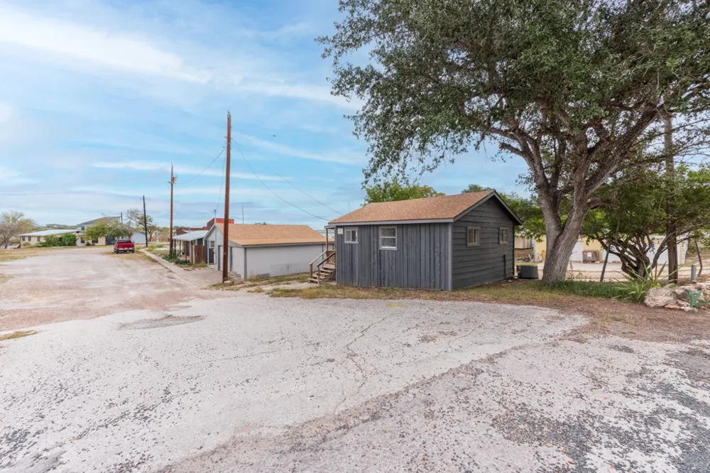 100 WHITE POINT TRAIL Sandia, TX 78383
