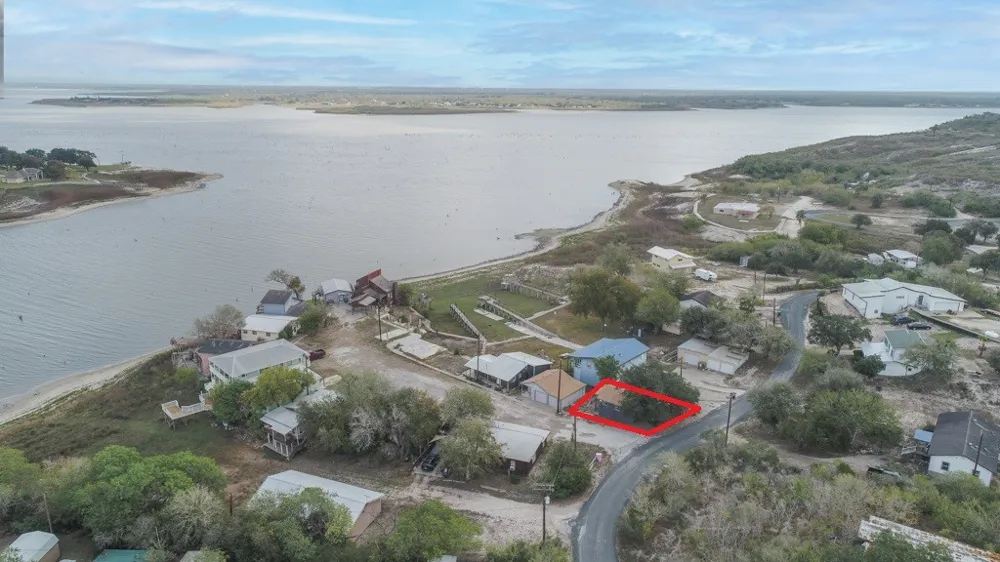100 WHITE POINT TRAIL Sandia, TX 78383