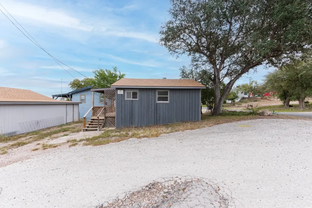 100 WHITE POINT TRAIL Sandia, TX 78383
