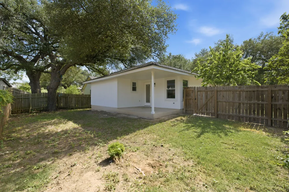 8829 Francia Trail Austin, TX 78748