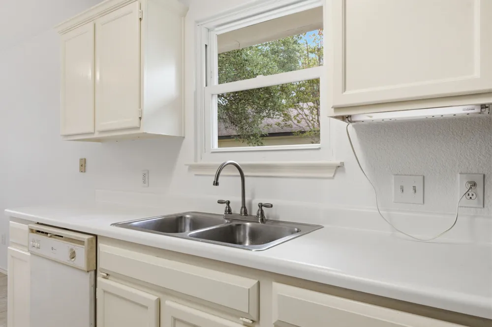 8829 Francia Trail Austin, TX 78748