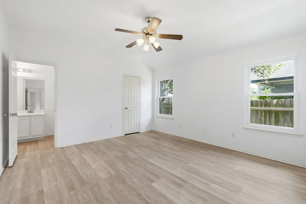 8829 Francia Trail Austin, TX 78748