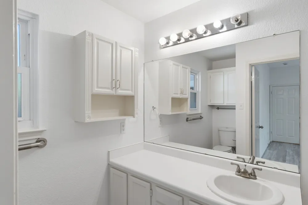 8829 Francia Trail Austin, TX 78748