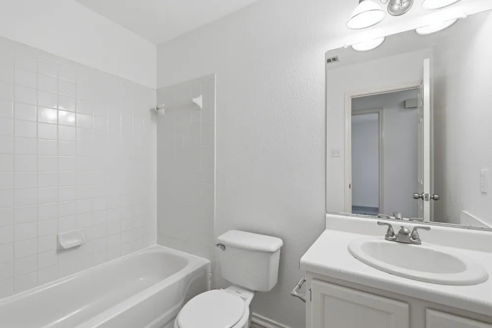 8829 Francia Trail Austin, TX 78748