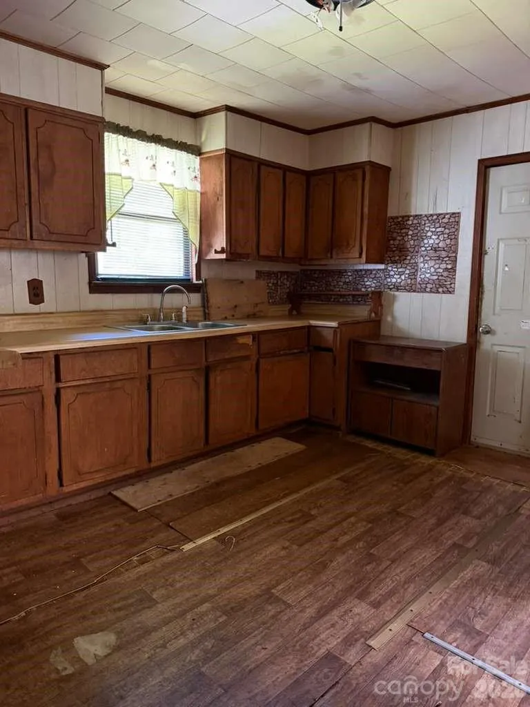 480 Hawkins Road Union, SC 29379
