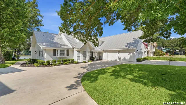 134 SPYGLASS RD McQueeney, TX 78123