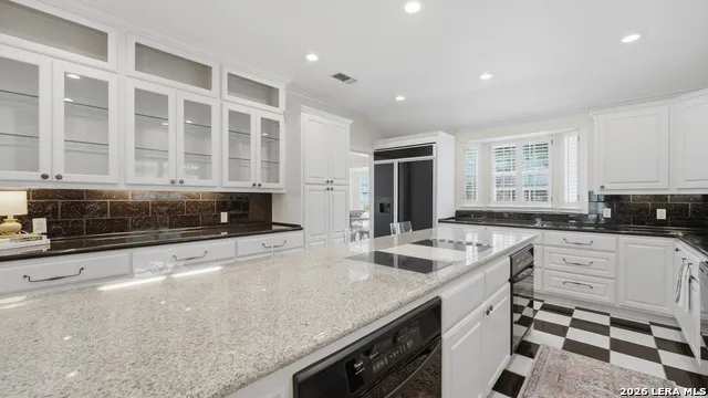 134 SPYGLASS RD McQueeney, TX 78123