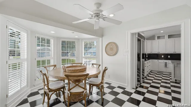134 SPYGLASS RD McQueeney, TX 78123