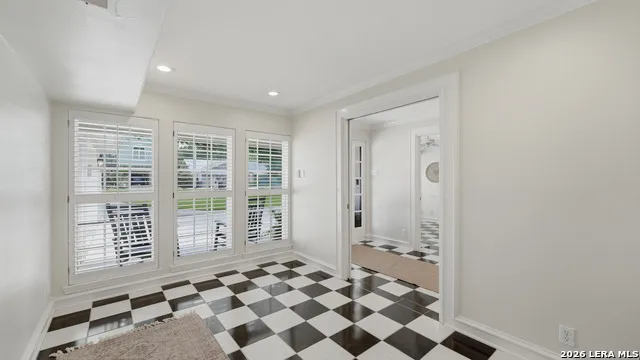 134 SPYGLASS RD McQueeney, TX 78123