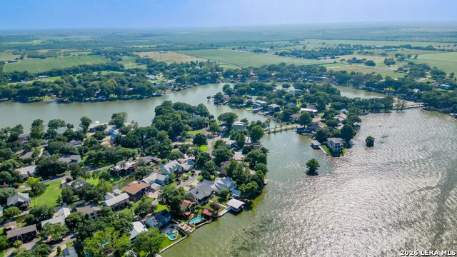 134 SPYGLASS RD McQueeney, TX 78123
