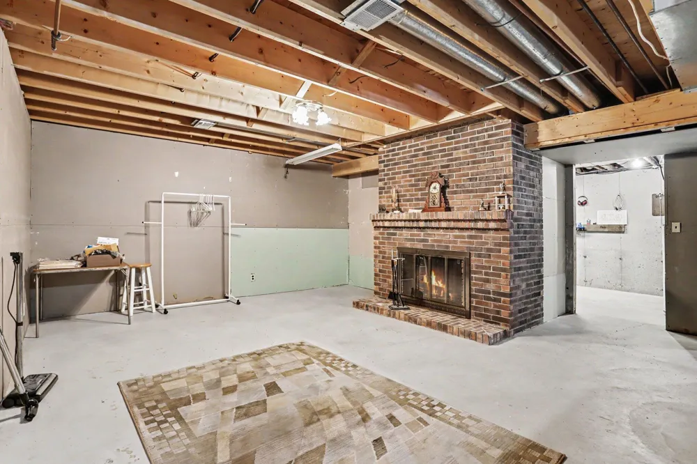 61214 US-131 Three Rivers, MI 49093