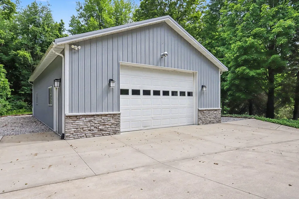 61214 US-131 Three Rivers, MI 49093