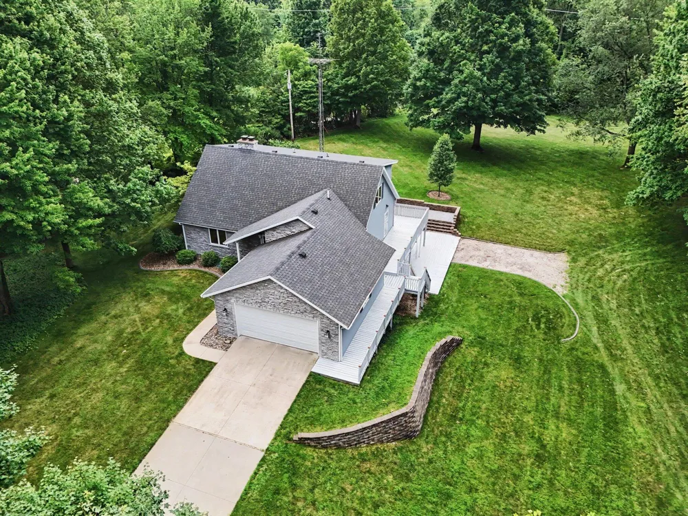 61214 US-131 Three Rivers, MI 49093