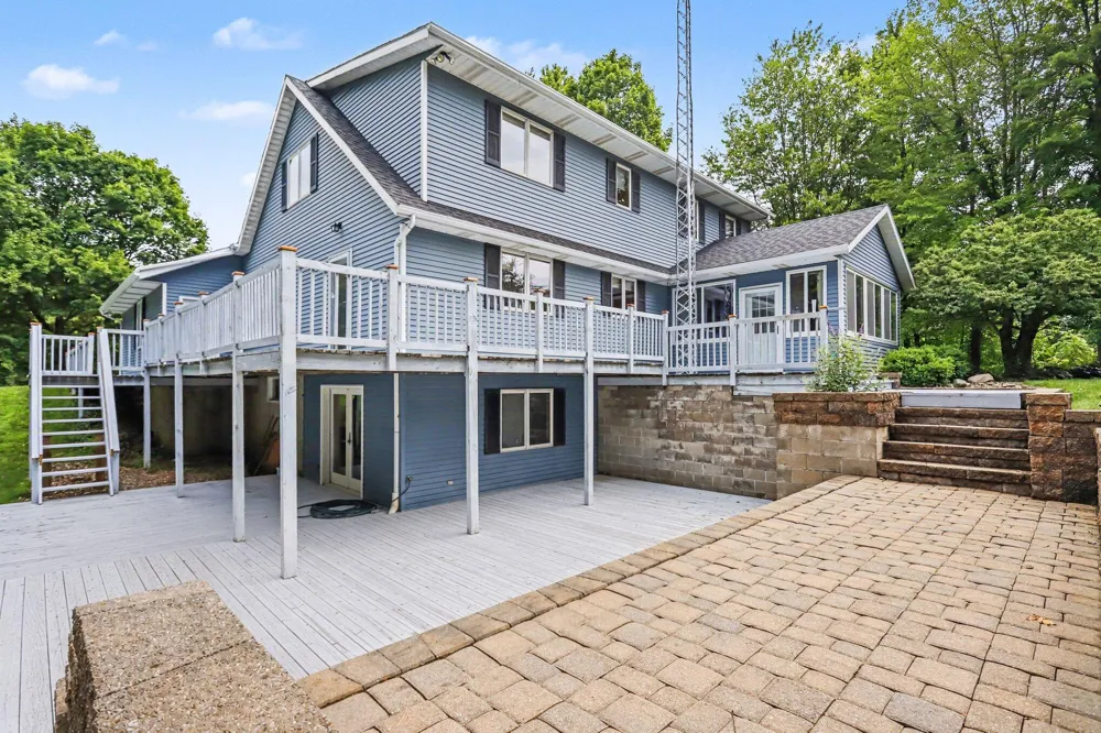 61214 US-131 Three Rivers, MI 49093