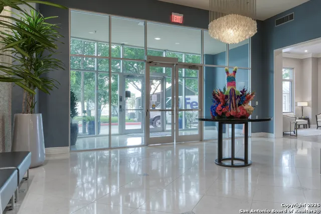 215 Center St. #206 San Antonio, TX 78202