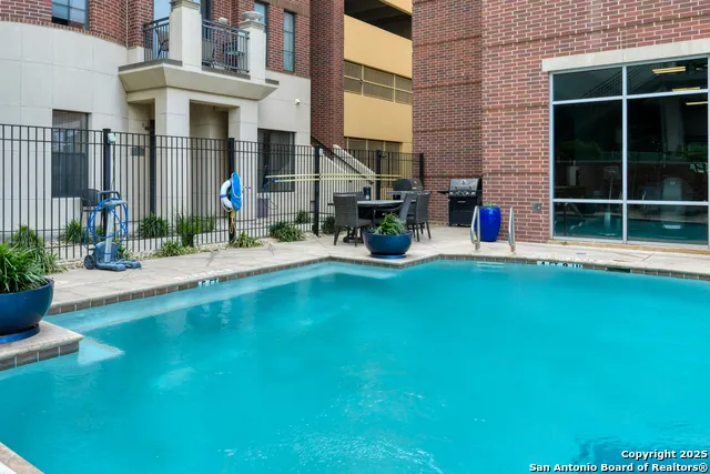 215 Center St. #206 San Antonio, TX 78202