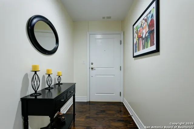 215 Center St. #206 San Antonio, TX 78202