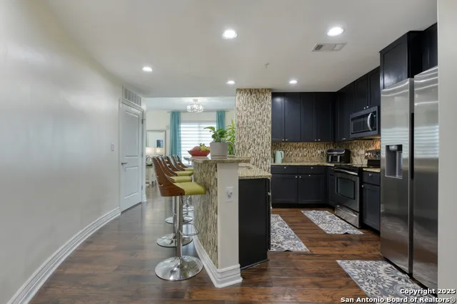 215 Center St. #206 San Antonio, TX 78202